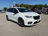 New 2026 Chrysler Pacifica Select image 2