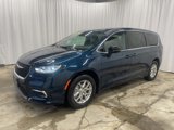 New 2025 Chrysler Pacifica Select image 3