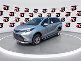 Used 2024 Toyota Sienna LE image 3