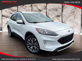Used 2020 Ford Escape Titanium image 2