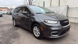 Used 2022 Chrysler Pacifica Touring-L image 3