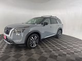 New 2025 Nissan Pathfinder Platinum image 3