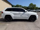 Used 2021 Jeep Grand Cherokee Laredo X image 3