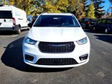 Used 2023 Chrysler Pacifica Limited w/ S Appearance Package image 2