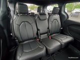 New 2025 Chrysler Pacifica Select image 4