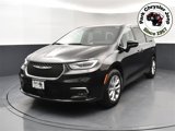 New 2025 Chrysler Pacifica Select image 2