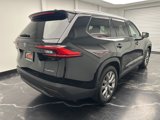 Used 2024 Toyota Grand Highlander Limited image 3