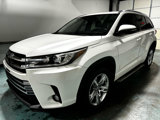 Used 2017 Toyota Highlander FWD V6 image 2