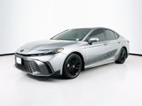 Used 2025 Toyota Camry SE image 3
