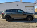 New 2025 Volkswagen Atlas Peak Edition SE image 3
