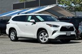 Used 2024 Toyota Highlander LE image 2
