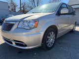 Used 2016 Chrysler Town & Country Touring image 4