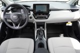 Used 2025 Toyota Corolla Cross LE image 2