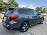 Used 2017 Nissan Pathfinder SL image 4