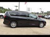 Used 2022 Chrysler Pacifica Touring-L image 2