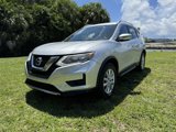 Used 2017 Nissan Rogue SV image 2