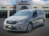 New 2025 Chrysler Pacifica Select image 2