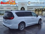 Certified 2023 Chrysler Pacifica Limited image 3