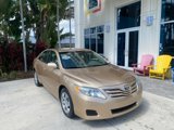 Used 2010 Toyota Camry LE image 2