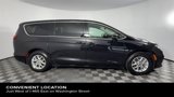 Used 2023 Chrysler Pacifica Touring-L image 2