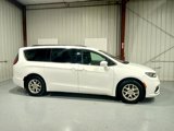 Used 2022 Chrysler Pacifica Touring-L image 2