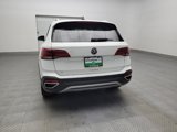 Used 2023 Volkswagen Taos SE w/ Panoramic Sunroof Package image 5