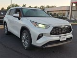 New 2025 Toyota Highlander Platinum image 2