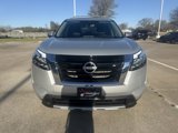 New 2025 Nissan Pathfinder SL image 2