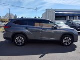 Used 2022 Toyota Highlander XLE image 6
