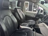 Used 2023 Chrysler Pacifica Touring-L image 4
