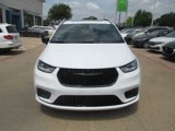 Used 2025 Chrysler Pacifica Limited image 2