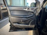 Used 2017 Ford Edge Titanium w/ Technology Package image 3