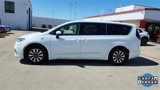 Used 2023 Chrysler Pacifica Touring-L image 6