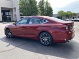 New 2025 Lexus ES 300h w/ Premium Package image 4