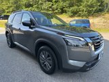 Used 2024 Nissan Pathfinder SV image 2