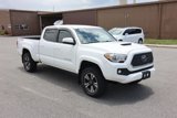 Used 2018 Toyota Tacoma TRD Sport image 2