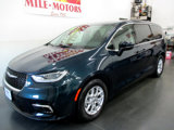 Used 2023 Chrysler Pacifica Touring-L image 3