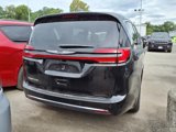 New 2026 Chrysler Pacifica Select image 3