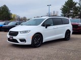New 2024 Chrysler Pacifica Touring-L w/ Uconnect Theater Family Group image 4