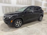 Used 2021 Kia Seltos EX image 3