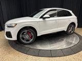 Used 2024 Audi Q5 e Prestige w/ Prestige Package image 3