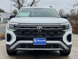 New 2025 Volkswagen Atlas Peak Edition SE image 3