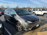 Used 2019 Chrysler Pacifica Limited w/ Tire & Wheel Group image 2