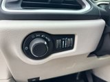 Used 2023 Chrysler Voyager LX image 3