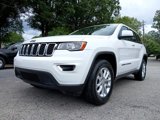 Used 2021 Jeep Grand Cherokee Laredo image 2