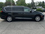 Used 2020 Chrysler Pacifica Touring-L image 3