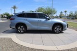 Used 2023 Toyota Highlander XLE image 4