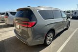 Certified 2023 Chrysler Pacifica Limited image 3