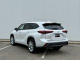 Used 2022 Toyota Highlander Limited image 3