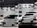Used 2024 Chrysler Pacifica Touring-L image 3